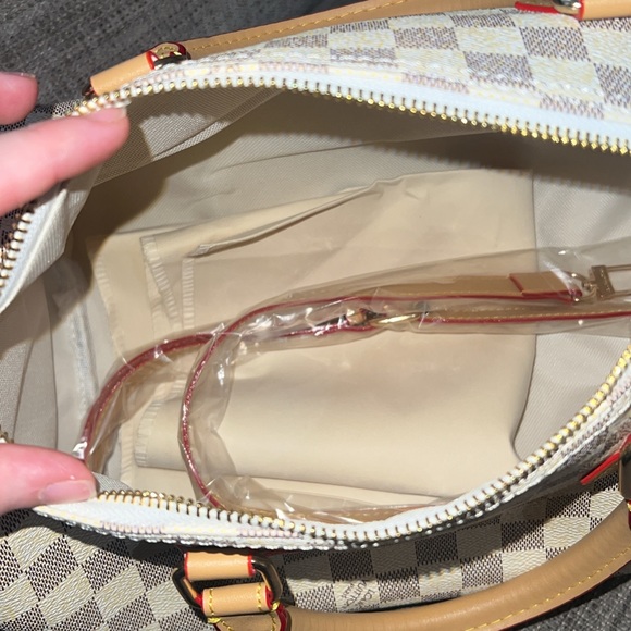 Purse - Picture 3 of 6